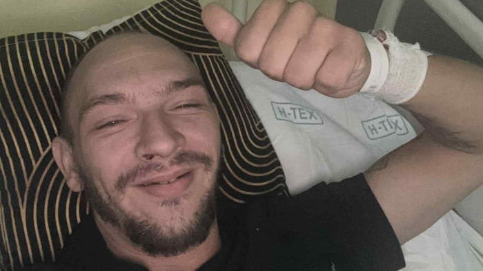 Egy kisváros megmozdult az agydaganattal műtött tűzoltóért, volt aki 10000 forintot adott két süteményért