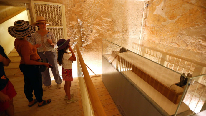 Olyasmit észleltek Tutanhamon sírjánál, amiből baj lesz