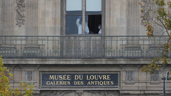 A nagy Louvre-lopás ára: nem csak a tolvaj és a megrendelő lesz gazdagabb
