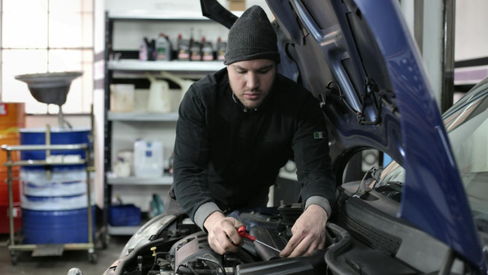 Szakértő: az őszi szüneti utazás autós vészhelyzeteire is érdemes felkészülni