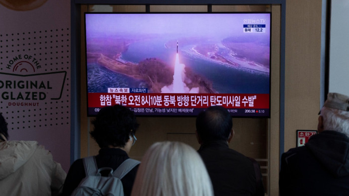 Donald Trump közeledik Dél-Korea felé, Észak ballisztikus rakétával gyakorol, pedig jó emlékei vannak