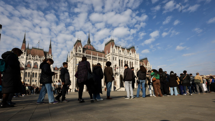 Küszöbön áll a műhús betiltása Magyarországon – Íme a parlament heti programja