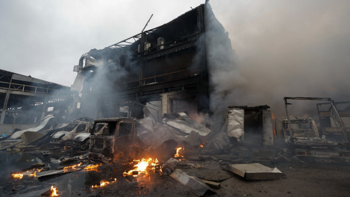 Kíméletlen orosz légitámadás Kijev ellen, szívszorító fotók érkeztek