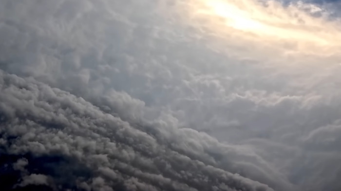 Egyszerre szép és rémisztő belülről az évszázad pusztító hurrikánja – videó