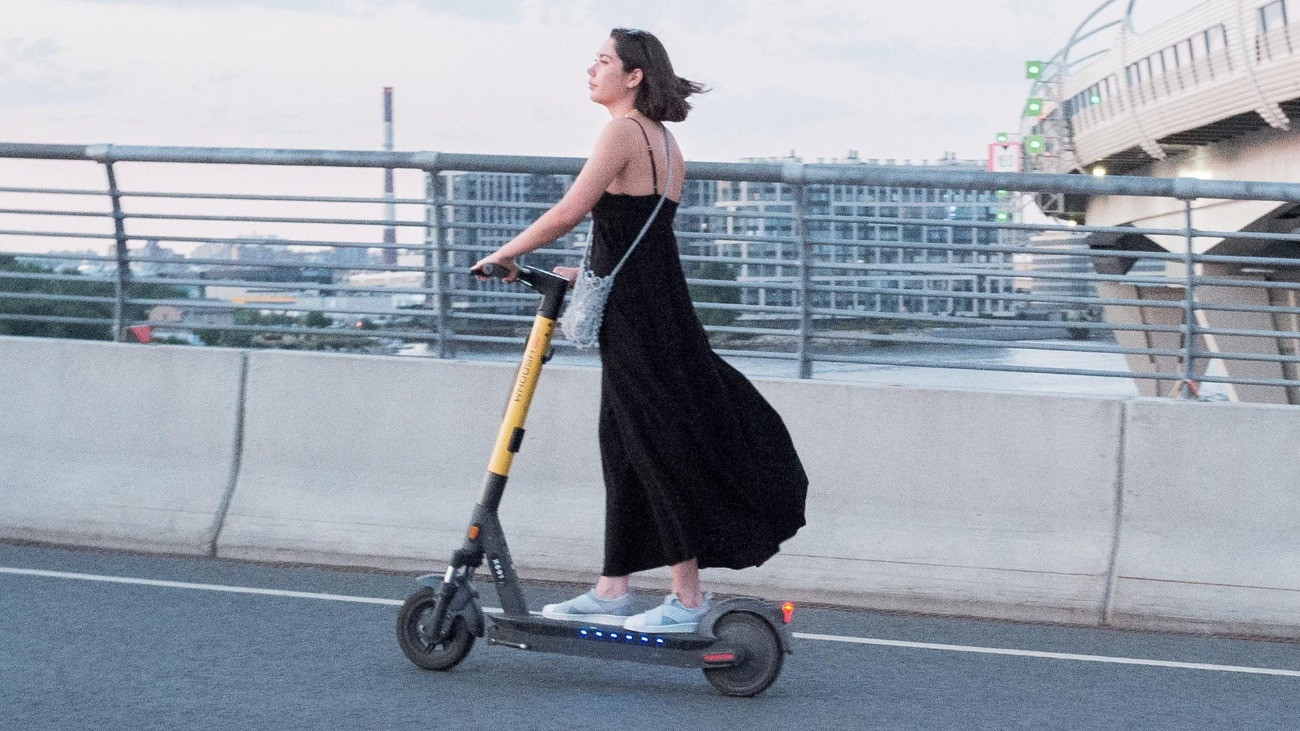 Májustól járműnek számít az elektromos roller, és irányjelzőkkel kell felszerelni Ausztriában