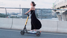 Májustól járműnek számít az elektromos roller, és irányjelzőkkel kell felszerelni Ausztriában