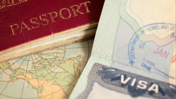 Kitiltottak egy Nobel-díjas írót az Egyesült Államokból