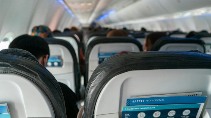 Káoszt okozott egy részeg utas a Ryanair járatán, rendőrökre is szükség volt – videó