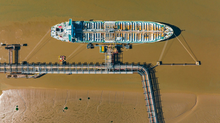 Támadás ért egy LNG-tankert a Dunán – videó