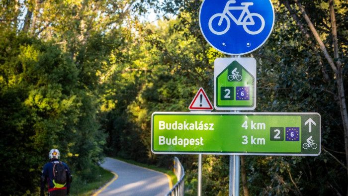 Az ország legfontosabb kerékpárútját is átvariálhatják Manófalva esztelen szétverése után