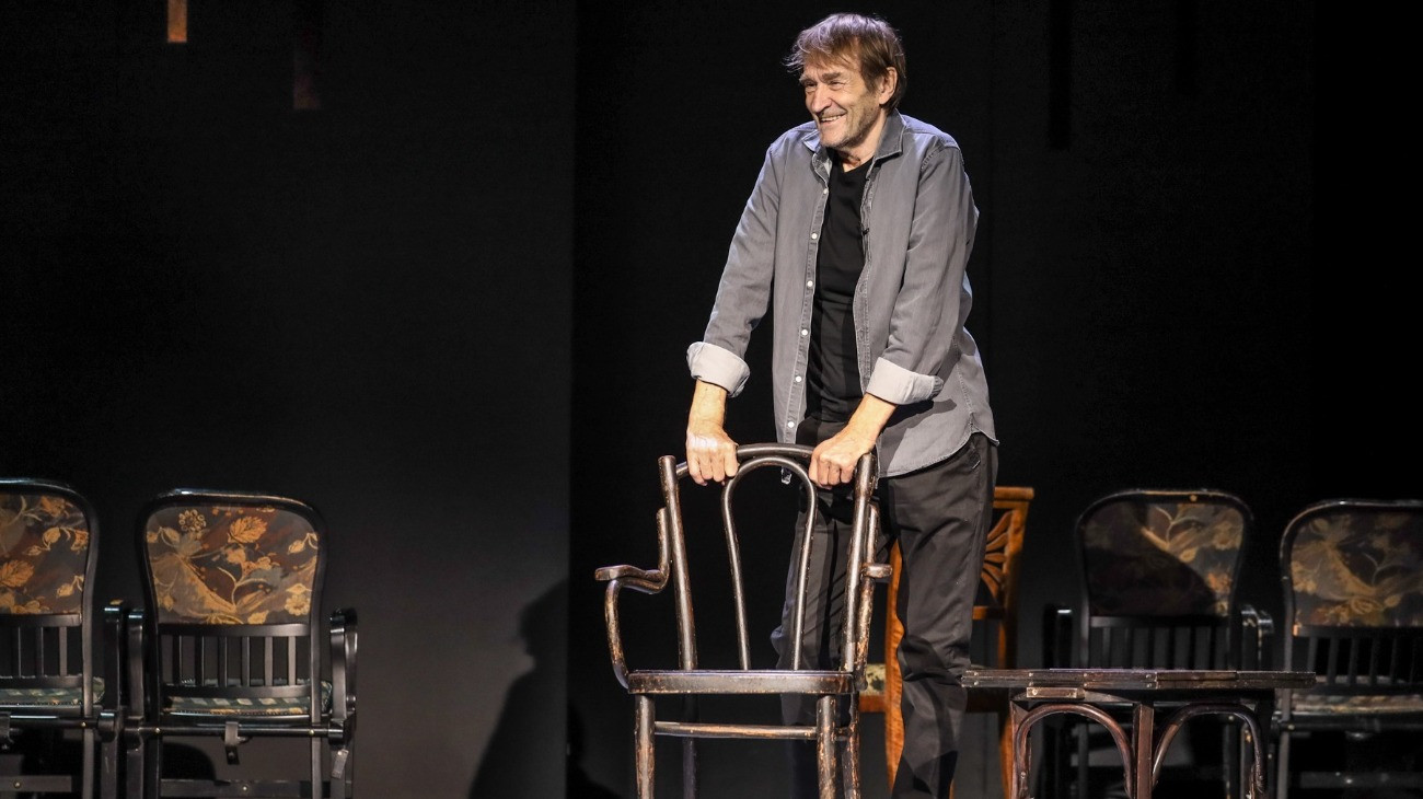 Cserhalmi György az Örkény Színházban a Székfoglaló című önálló estjén.