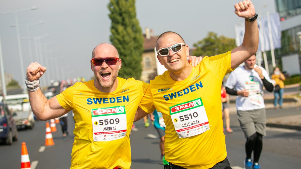 Svéd futók a BSI egyik budapesti utcai futóversenyén