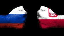 A lengyelek korlátoznák az orosz diplomaták mozgását egész Európában