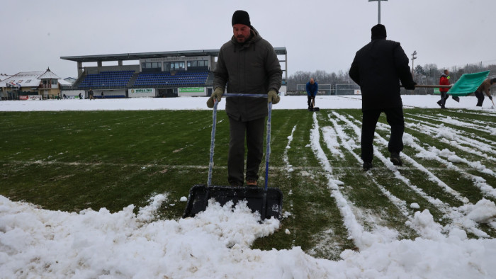 Fotók: vége a hóválságnak, lesz NB II-es meccs, hála a szurkolóknak