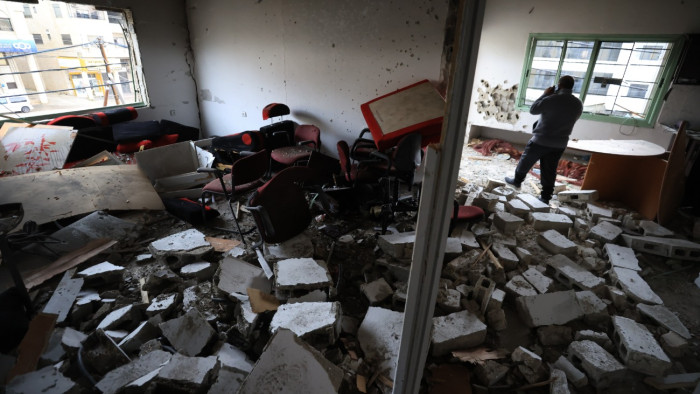 Buldózerekkel, helikopterekkel indított hadműveletet Izrael