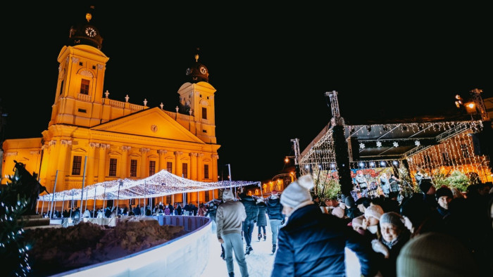 Magyarországon van Európa legszebb karácsonyi korcsolyapályája – videó