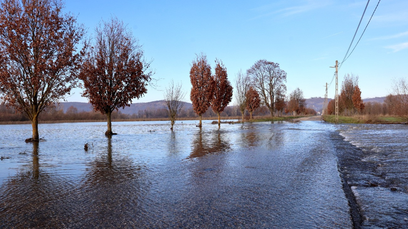 Helyzetjelentés és fotók a megáradt magyarországi folyókról