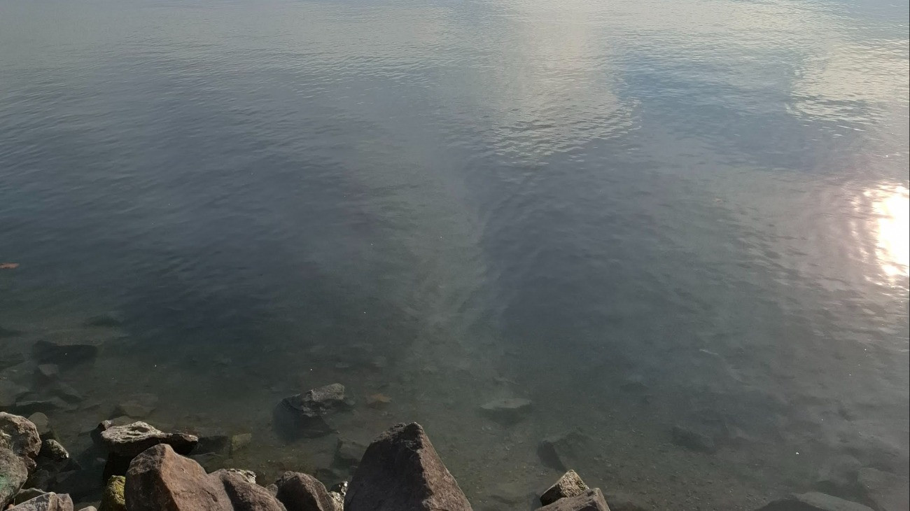 Szűrt napsütés Balatonalmádinál.