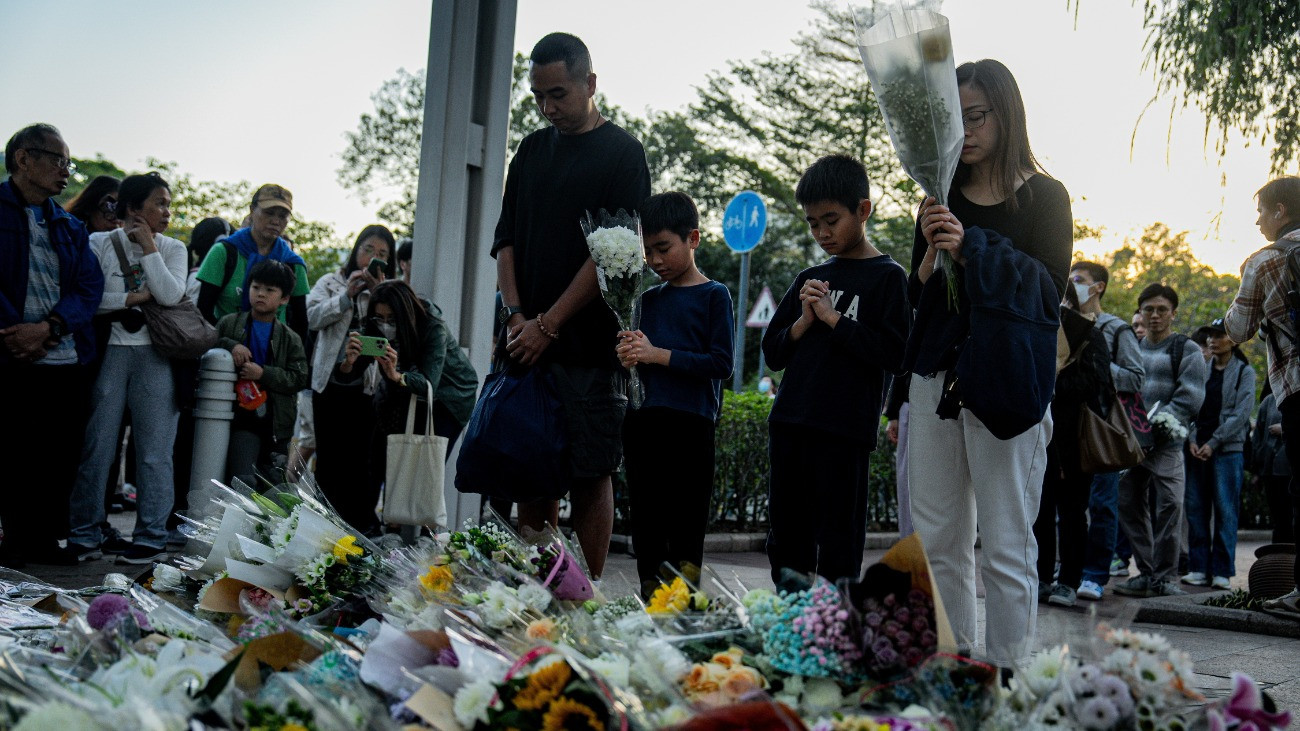 Hongkong gyászol, de sokkal inkább dühös a toronyház-tragédia miatt