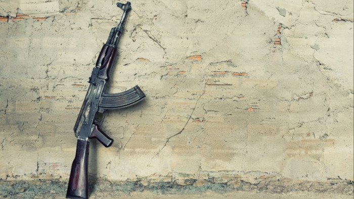 Gépkarabélyt loptak egy budapesti szállodából – videó is készült az esetről