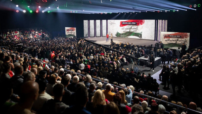 „Nem kell félnünk!” – erős üzenetek a DPK békegyűlésén