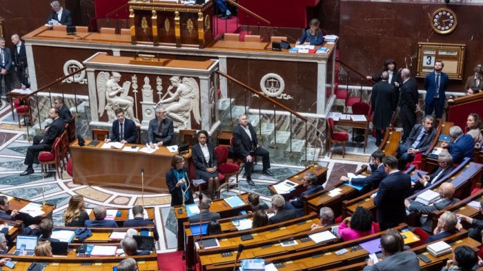 Fellélegezhet a francia miniszterelnök, nagyon kellett már egy kis sikerélmény