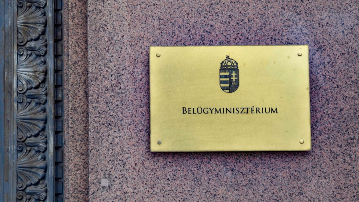 Gyermekvédelem – a BM reagált Magyar Péter lépésére