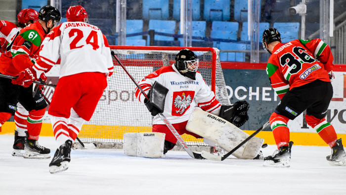 Kikaptunk a lengyelektől is a budapesti válogatott hokitornán