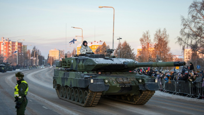 Minden eddiginél többet adna az Európai Beruházási Bank a hadiiparnak