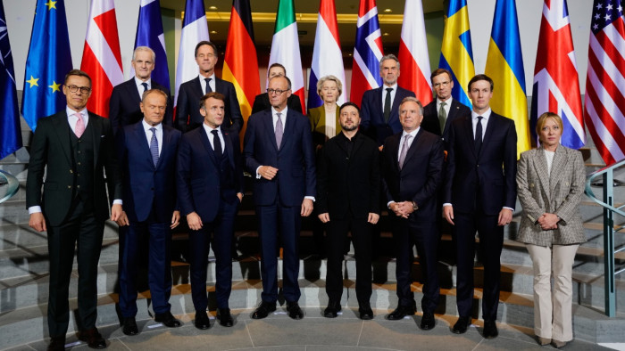 Multinacionális katonai kontingensről beszéltek Berlinben, amely Ukrajnában is működne