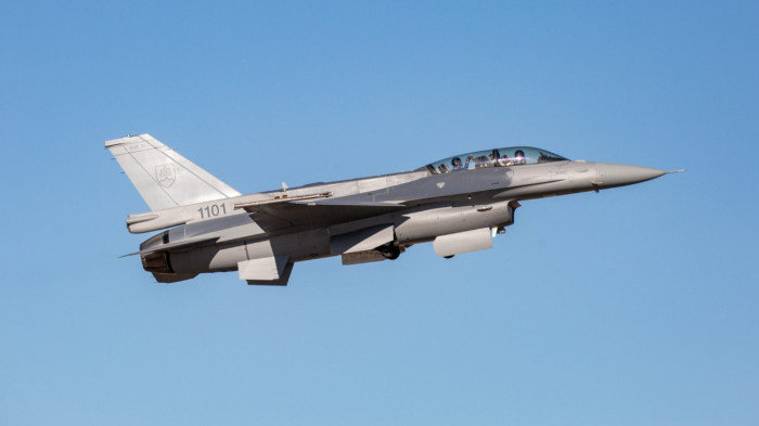 Vadászgépek az égen, gyártósorok a földön: átfogó védelmi fejlesztések Szlovákiában