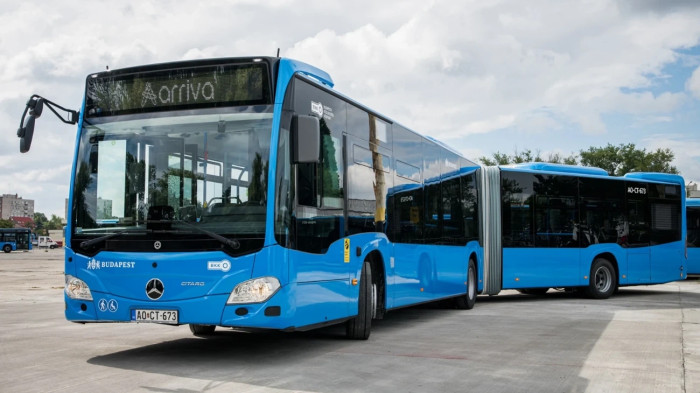 Új, nagyobb csuklósok jönnek