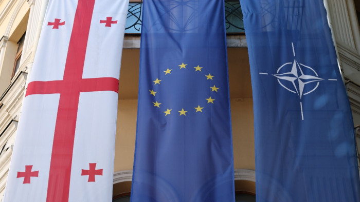 Grúzia egyszerűen lemond arról, hogy valaha NATO-tag legyen