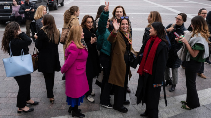 Donald Trumpot annyira idegesíti az Epstein-ügy, hogy már Bill Clintont is védelmébe vette