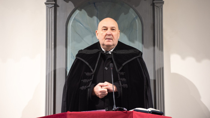 Steinbach József: el kell csendesedni, hogy meghalljuk Isten és a másik ember szavát