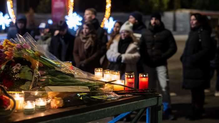Még mindig nem tudni, pontosan hány áldozata van a borzalmas svájci bártűznek – a nap hírösszefoglalója