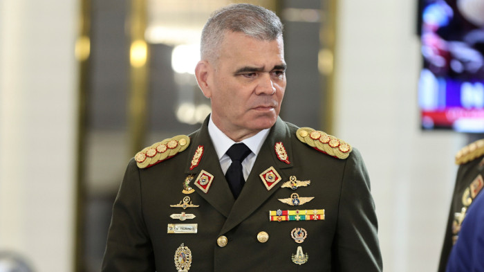 Minden rendelkezésünkre álló fegyverrel védekezünk - jelentette be a venezuelai hadügyminiszter