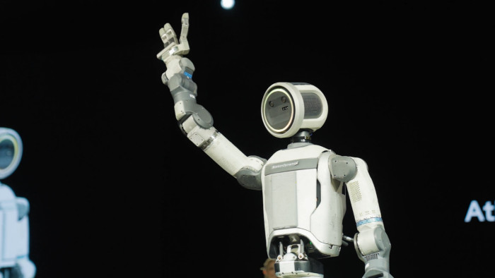 Bemutatkozott Atlas, az ember alakú robot, átírhatja az autógyártás jövőjét