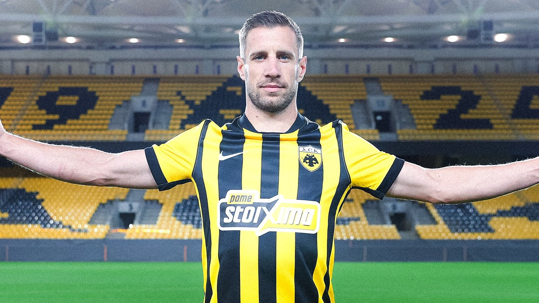 Varga Barnabás az AEK Athén stadionjában fotózkodott, már minden hivatalos – képek