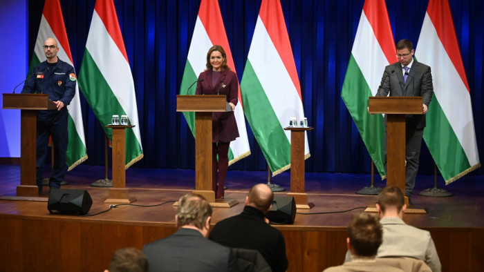 Ki hol takarítsa a havat? Hosszú távon maradhatnak az árrésstopok – Kormányinfó