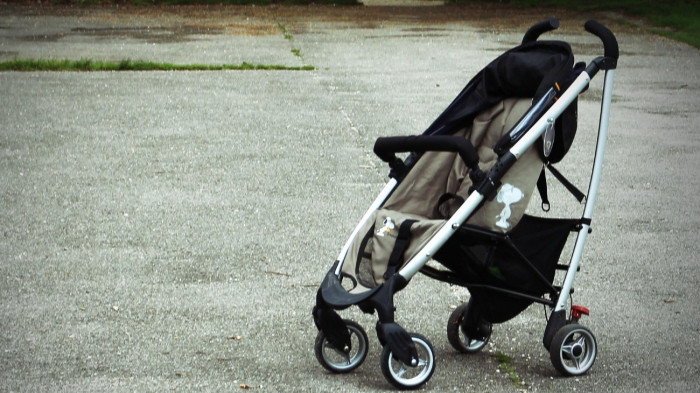 Gyerekekkel, babakocsival járt lopni a két nő