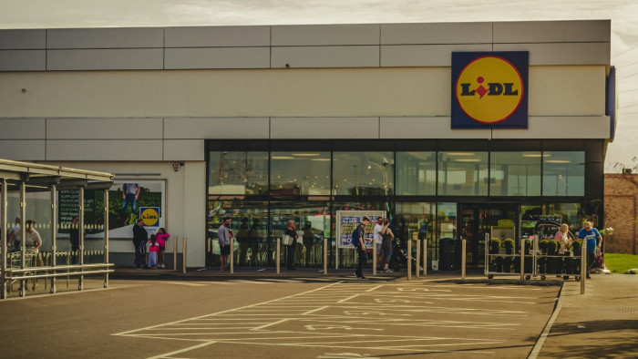 Többé nem reklámoz a francia tévében a Lidl, óriási kártérítést kell fizetnie