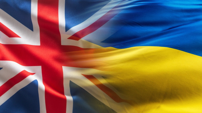 London gyorsított haderőfejlesztéssel készül a békemegállapodás utáni ukrajnai csapattelepítésre