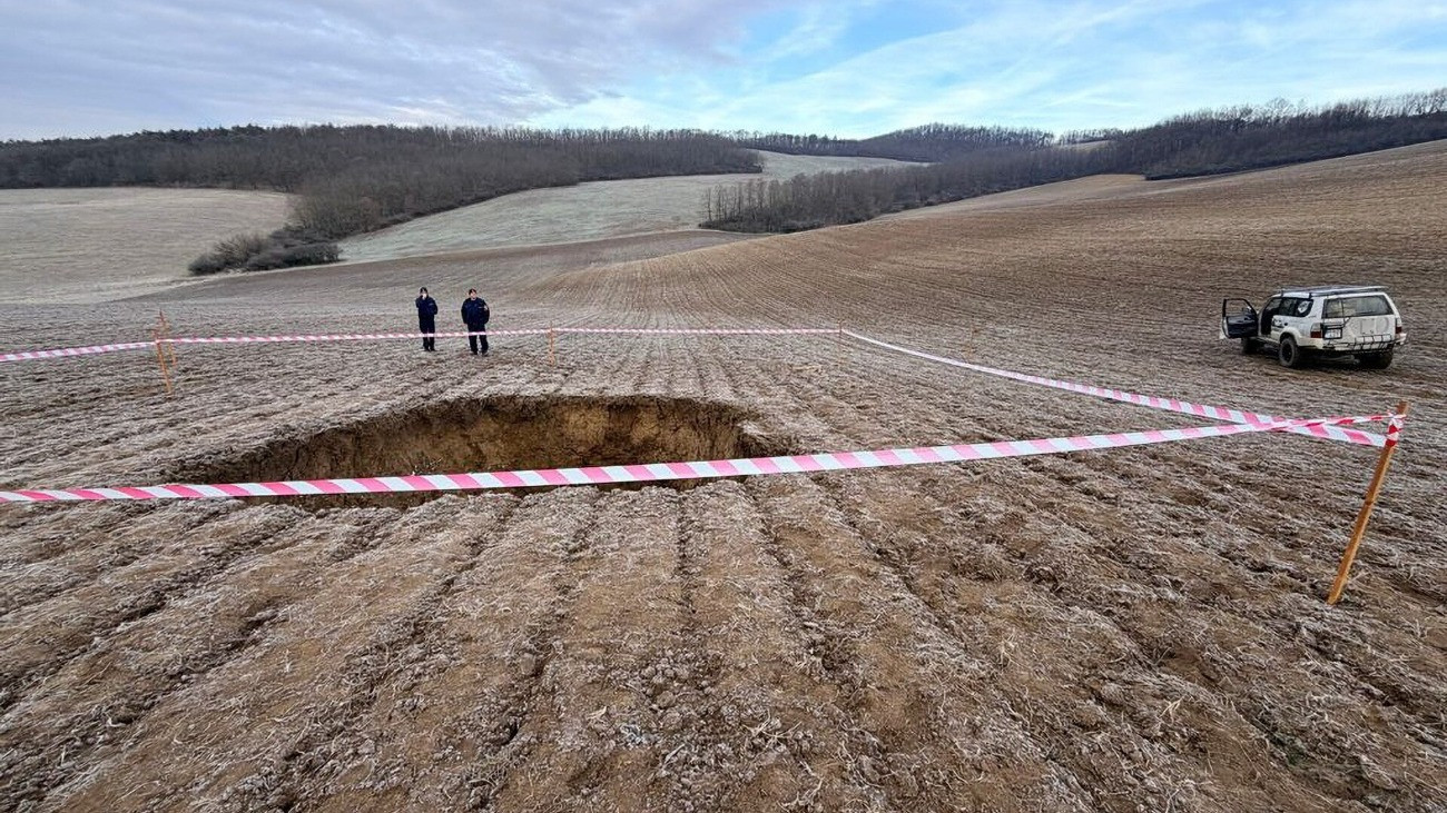 Hatalmas lyuk Nógrádban, a bányával lehet a gond