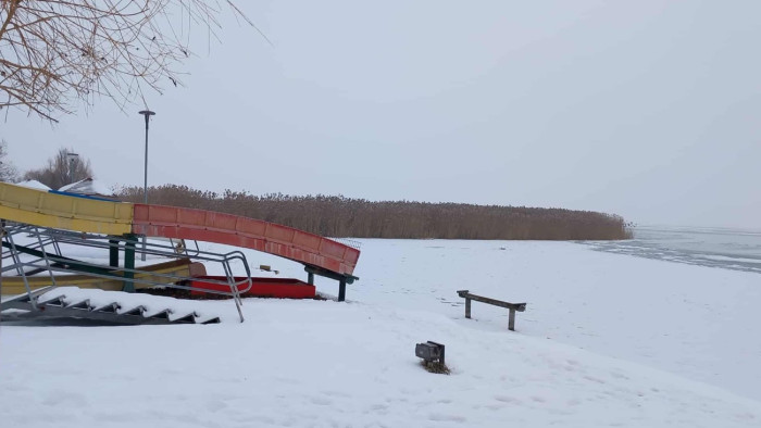 Elképesztő dolgot produkált a jeges Balaton