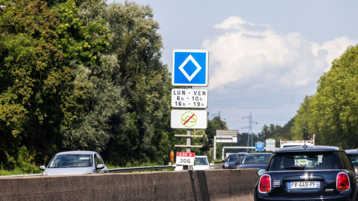 Bármennyire úgy tűnik is, nem csak Renault-kra vonatkozik az új közlekedési tábla