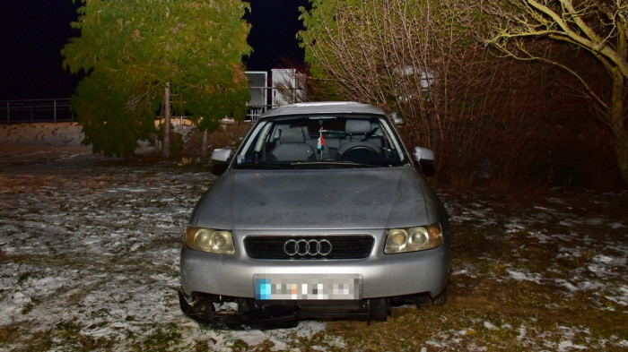 Magára hagytak egy kocsiban egy rémült ötéves kisfiút a hidegben