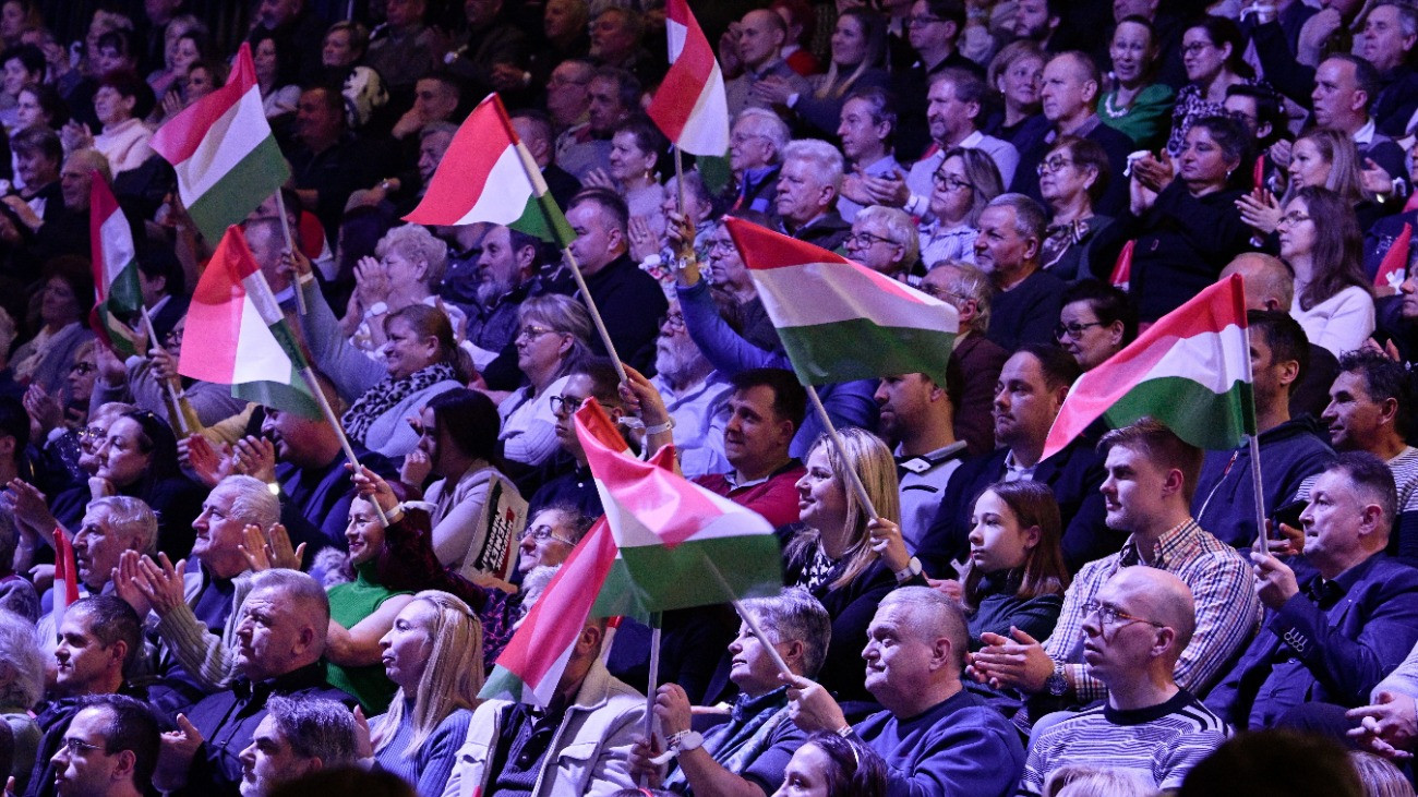 Orbán Viktor Miskolcon „egy hosszú szerelmi történetről” beszélt, bejelentést tett a tanárbérről