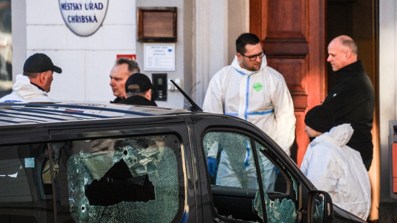 A kiérkező rendőrökre is habozás nélkül rálőtt – új részletek a cseh borzalomról