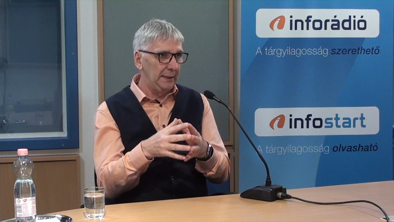 Új szabályokat kell megtanulniuk a motorosoknak és a rollereseknek – szabályváltozások, észrevételek a KRESZ-professzortól